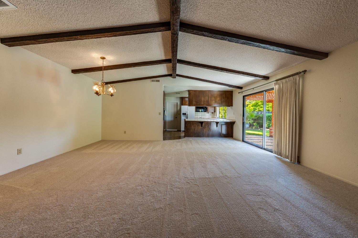 Detail Gallery Image 14 of 40 For 8700 Tipton Ct, Elk Grove,  CA 95624 - 3 Beds | 2/1 Baths