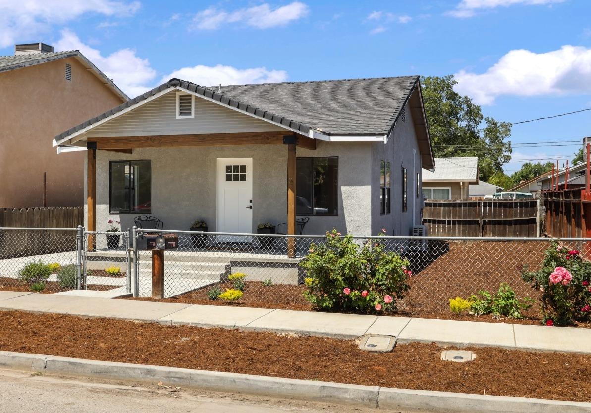 Detail Gallery Image 3 of 25 For 11 E 1st St, Tracy,  CA 95376 - 2 Beds | 1 Baths