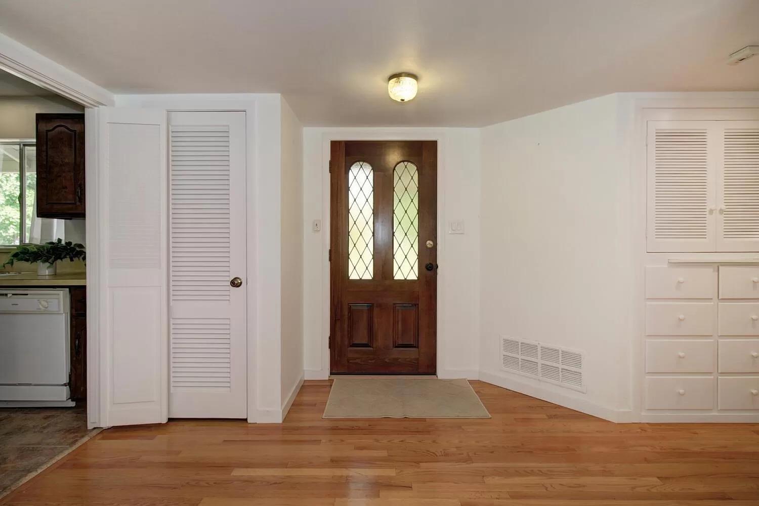 Detail Gallery Image 7 of 42 For 301 Baldwin Way, Sacramento,  CA 95864 - 5 Beds | 3 Baths