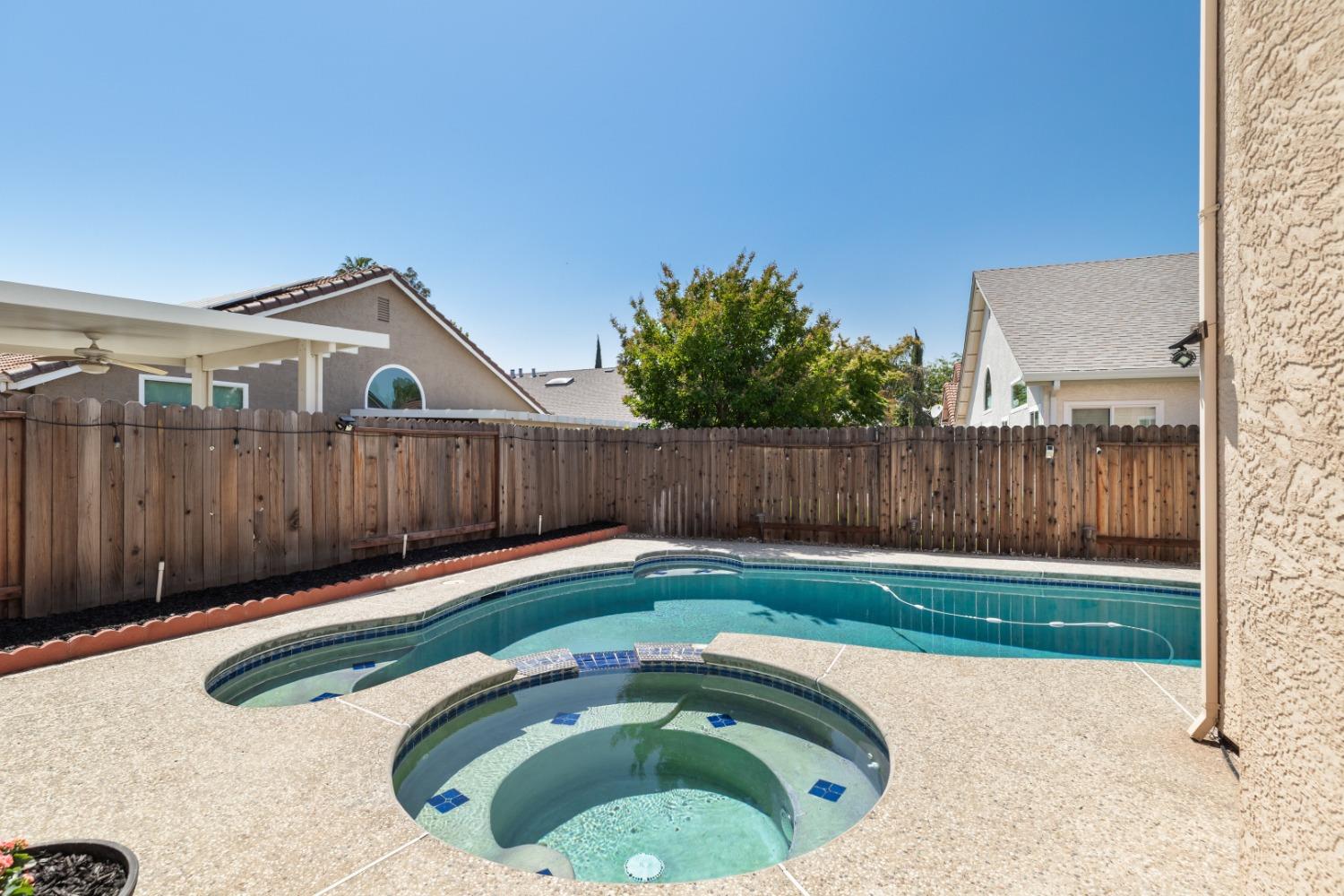Detail Gallery Image 31 of 34 For 1430 Harvest Ln, Tracy,  CA 95376 - 5 Beds | 3 Baths