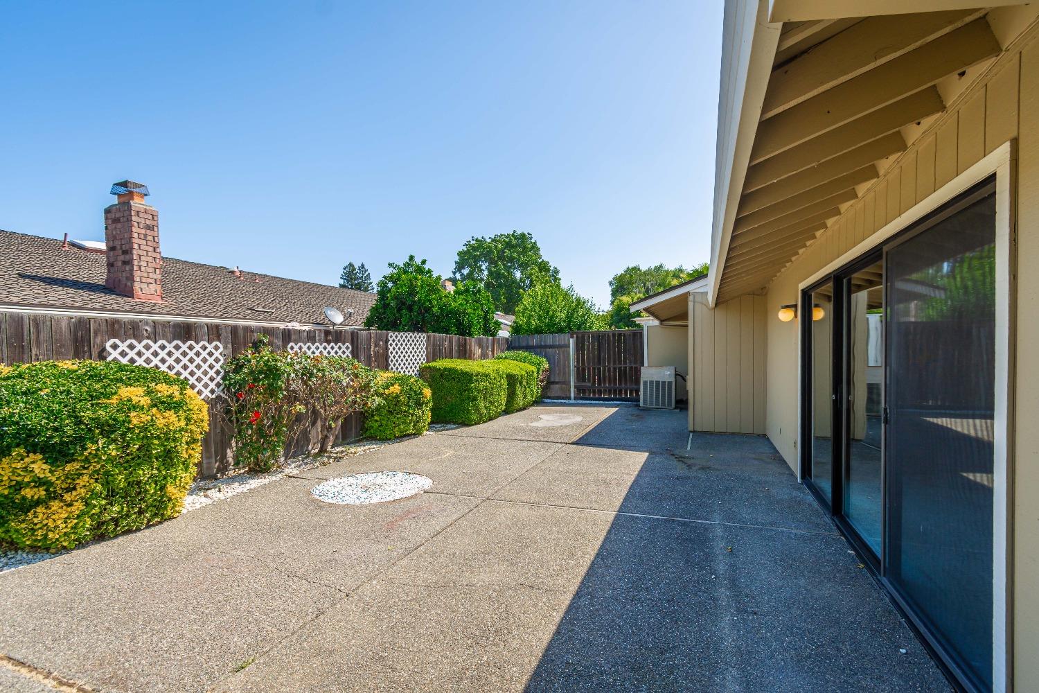Detail Gallery Image 29 of 31 For 1207 Cedar Tree Way, Sacramento,  CA 95831 - 2 Beds | 2 Baths
