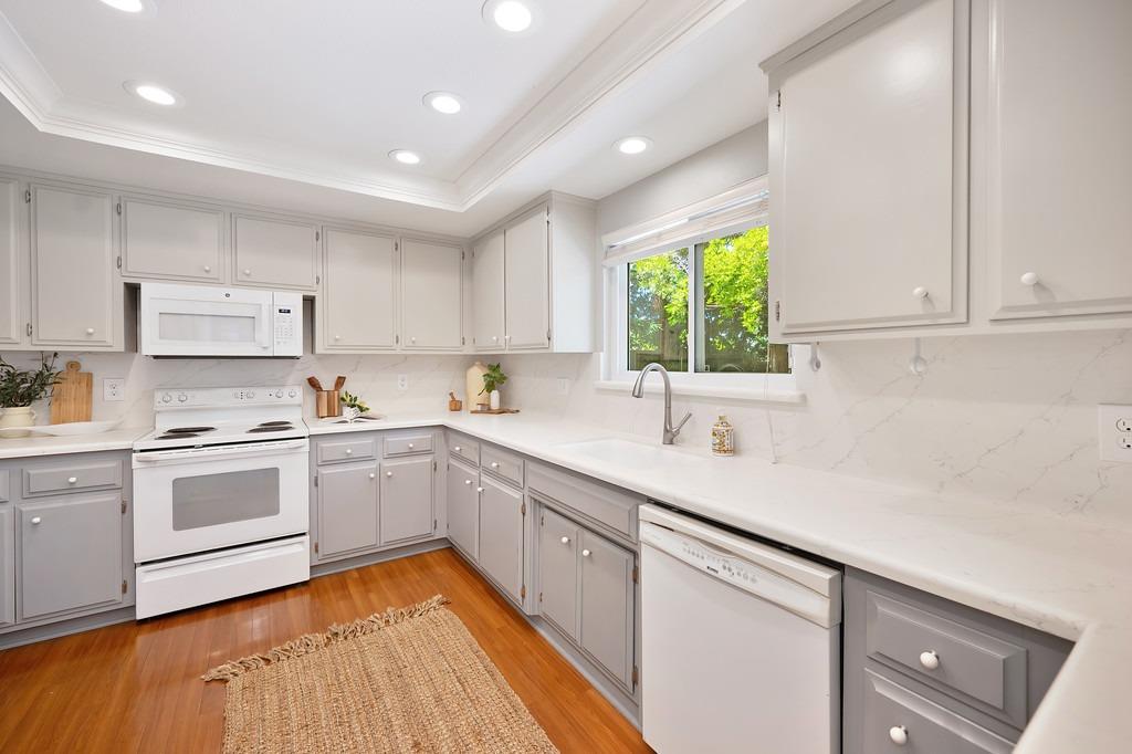 Detail Gallery Image 13 of 44 For 4156 Dena Way, Sacramento,  CA 95821 - 3 Beds | 2/1 Baths