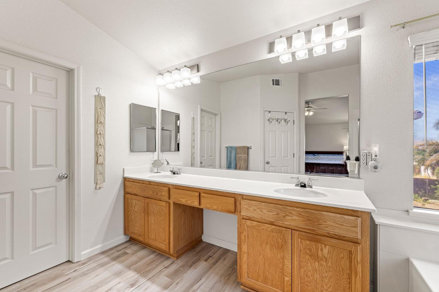 Detail Gallery Image 24 of 43 For 1644 Gloria Cir, Tracy,  CA 95377 - 5 Beds | 3 Baths