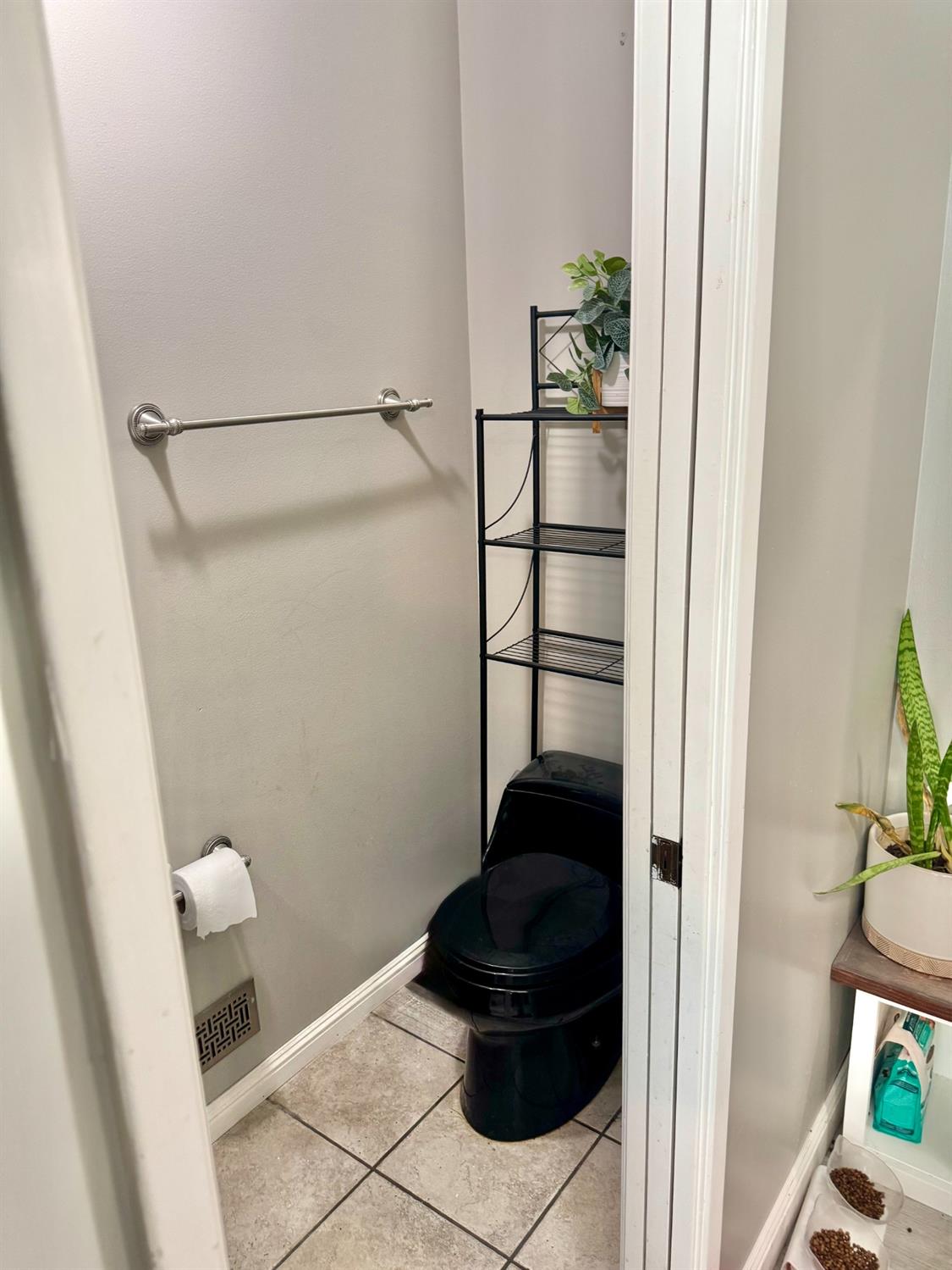 Detail Gallery Image 15 of 40 For 2304 Candlestick Dr, Antioch,  CA 94509 - 3 Beds | 2/1 Baths