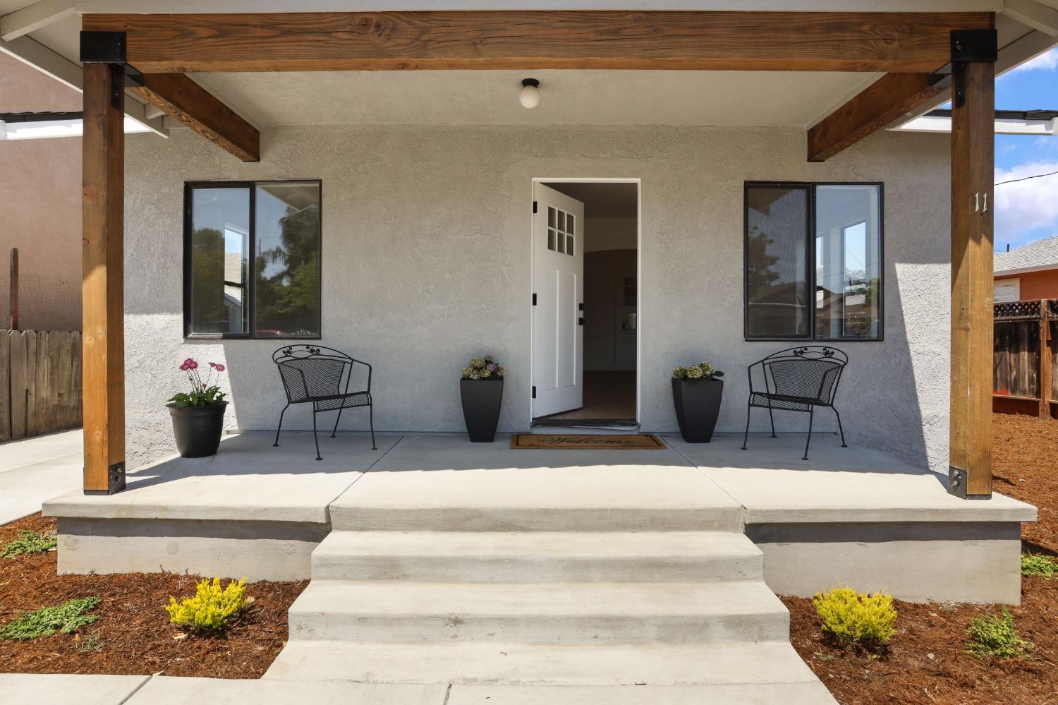 Detail Gallery Image 5 of 25 For 11 E 1st St, Tracy,  CA 95376 - 2 Beds | 1 Baths