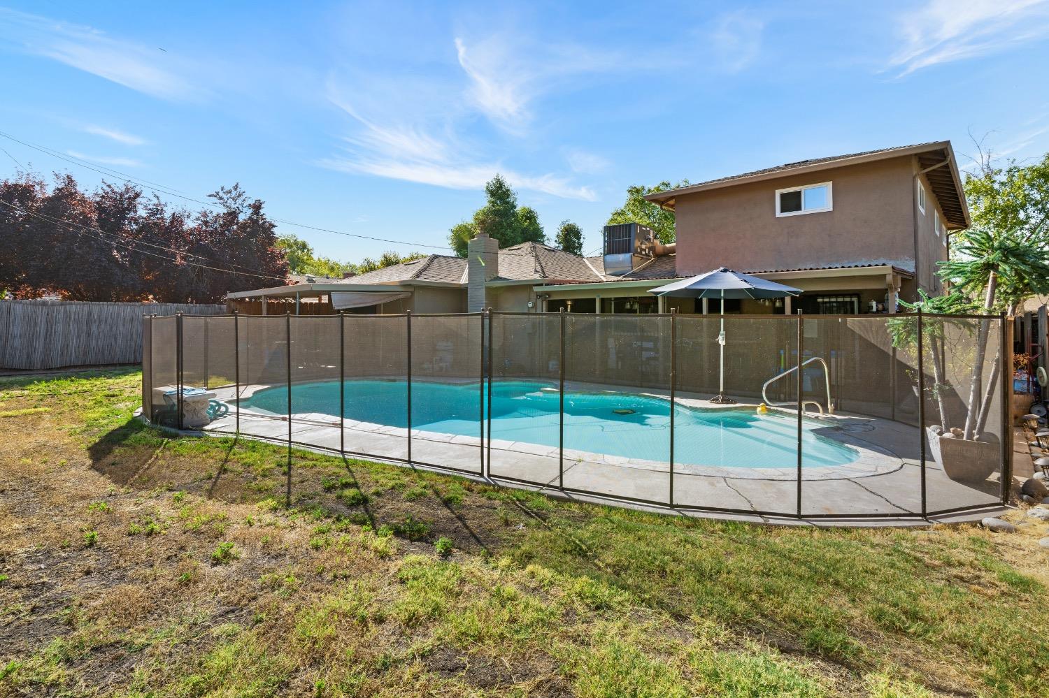Detail Gallery Image 30 of 32 For 126 N Nottingham Dr, Stockton,  CA 95207 - 5 Beds | 3 Baths