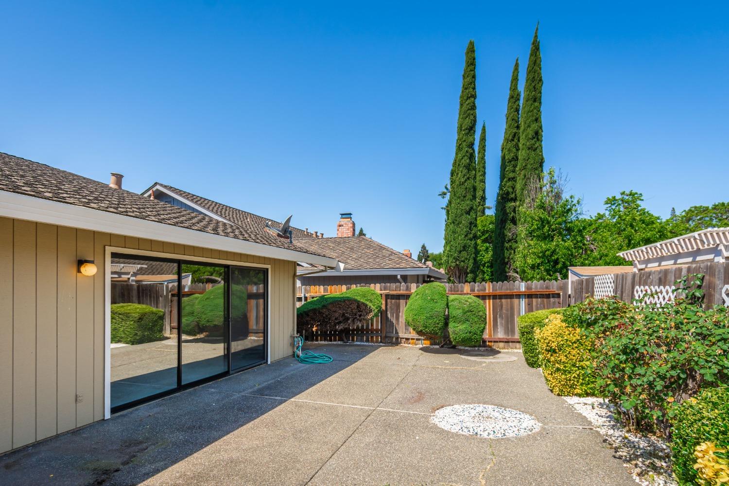 Detail Gallery Image 28 of 31 For 1207 Cedar Tree Way, Sacramento,  CA 95831 - 2 Beds | 2 Baths