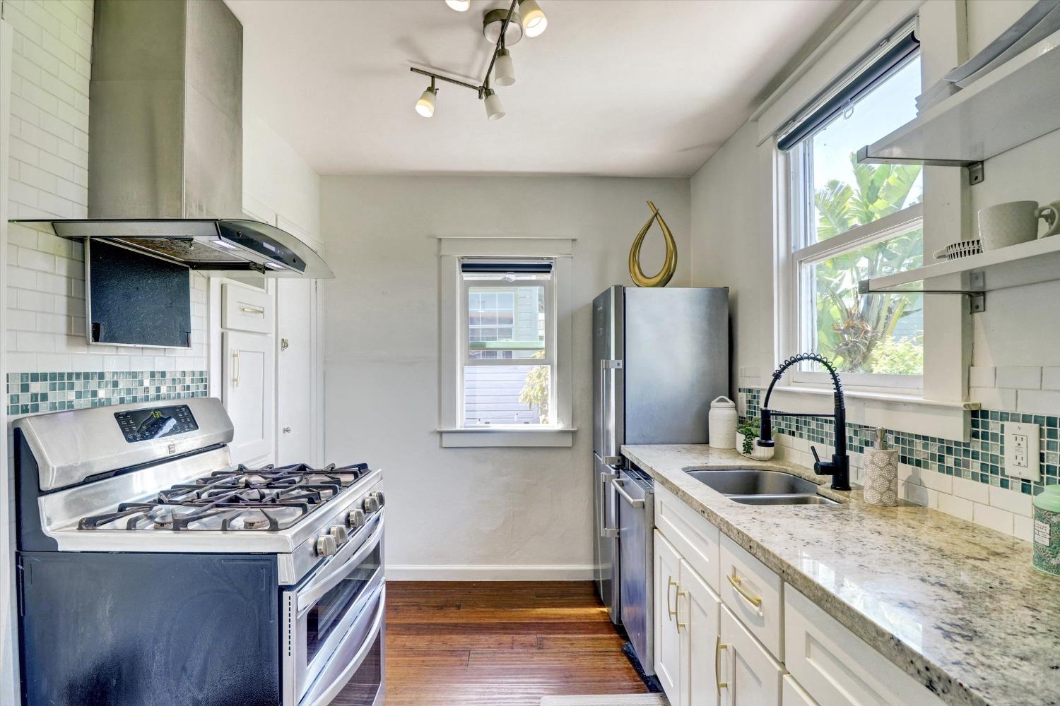 Detail Gallery Image 24 of 38 For 1412 E 32 St, Oakland,  CA 94602 - 3 Beds | 2 Baths