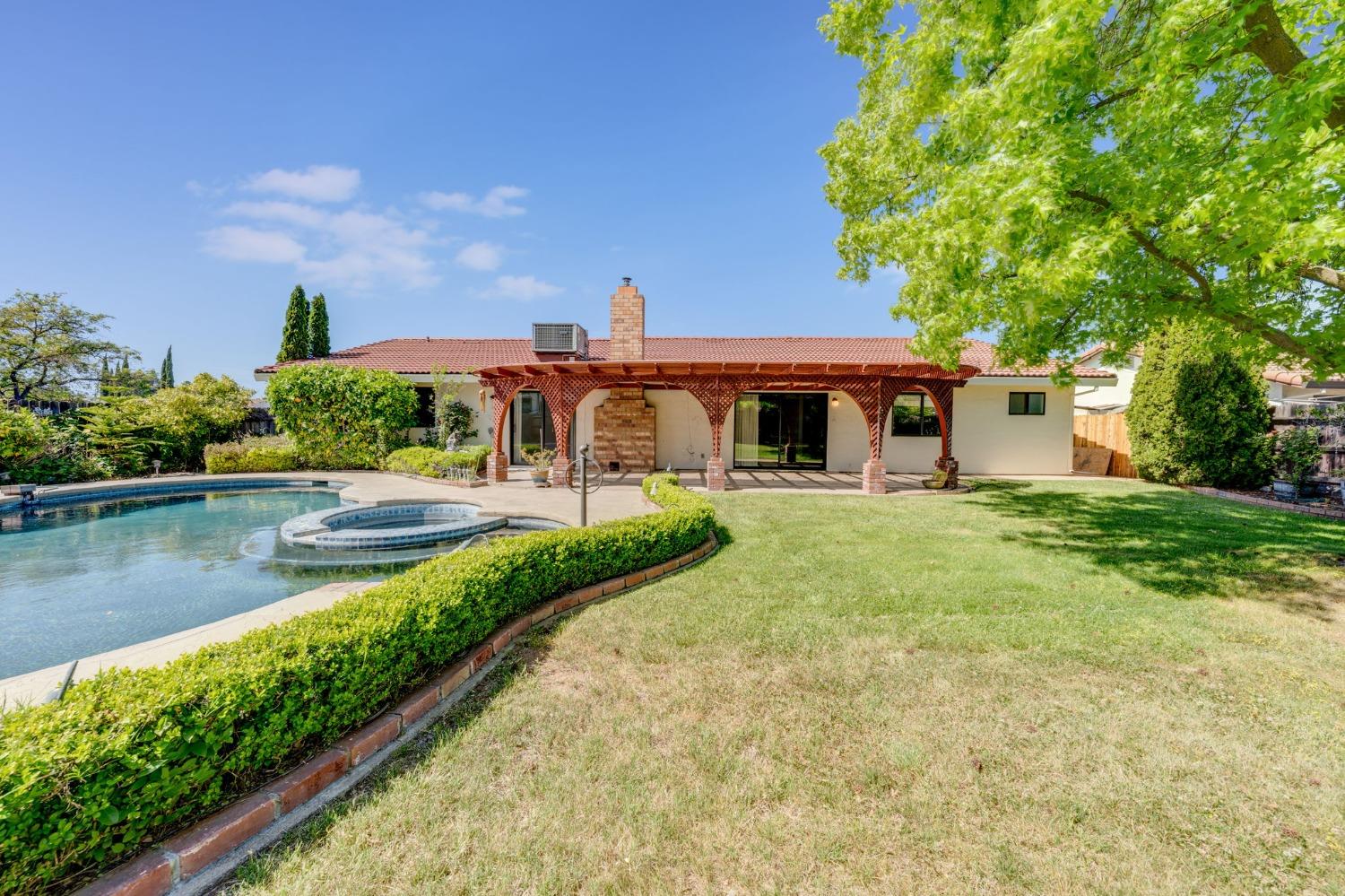 Detail Gallery Image 37 of 40 For 8700 Tipton Ct, Elk Grove,  CA 95624 - 3 Beds | 2/1 Baths