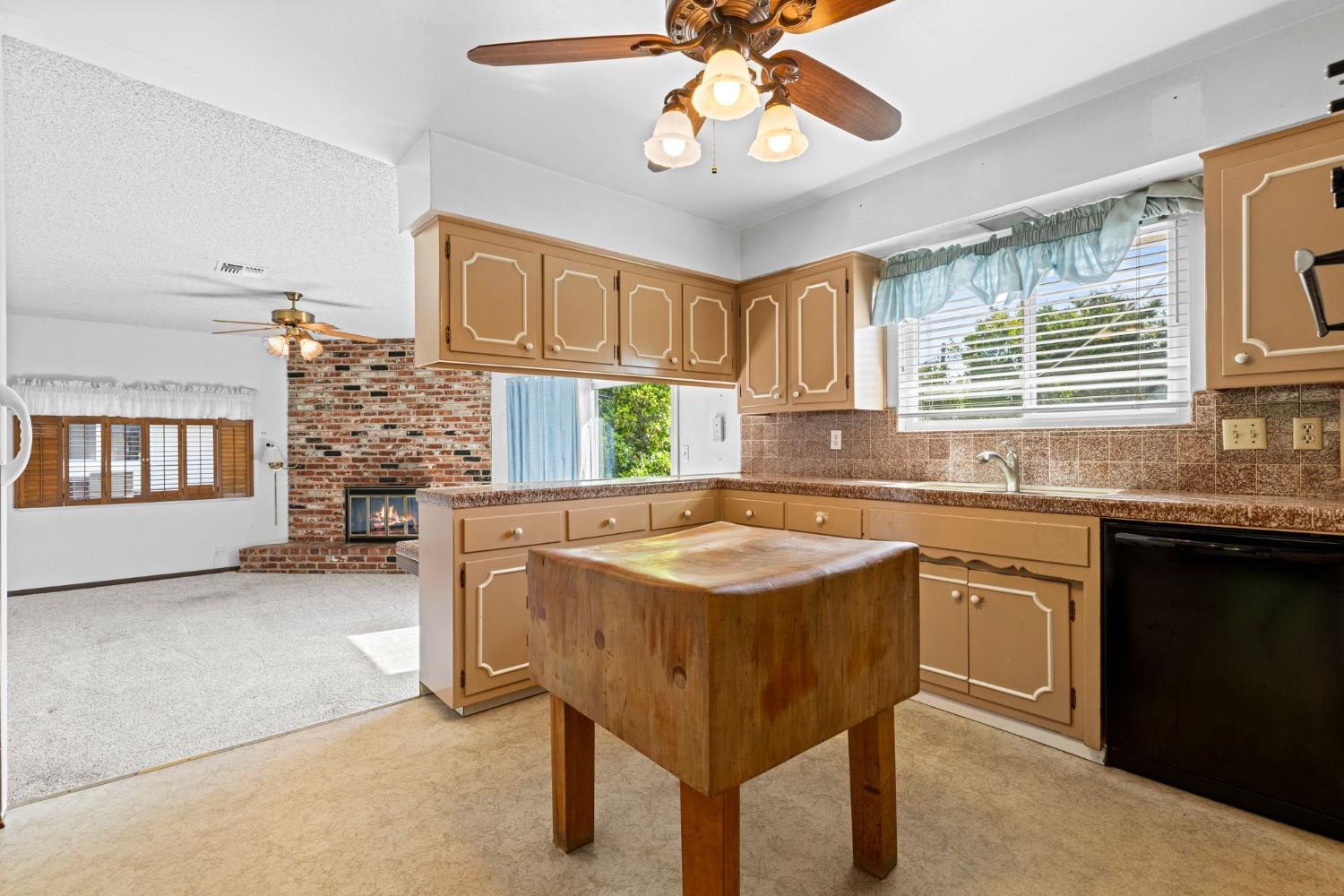 Detail Gallery Image 15 of 46 For 5038 Illinois Ave, Fair Oaks,  CA 95628 - 4 Beds | 2 Baths
