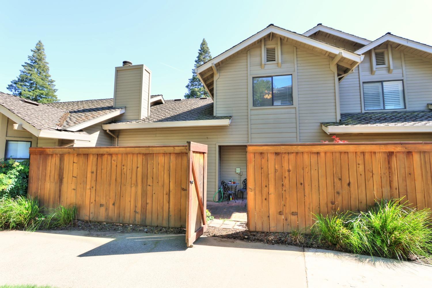 Detail Gallery Image 48 of 69 For 1982 University Park Dr, Sacramento,  CA 95825 - 3 Beds | 2/1 Baths