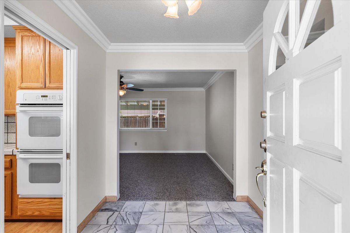 Detail Gallery Image 7 of 51 For 2501 Continental Dr, Modesto,  CA 95355 - 3 Beds | 2 Baths