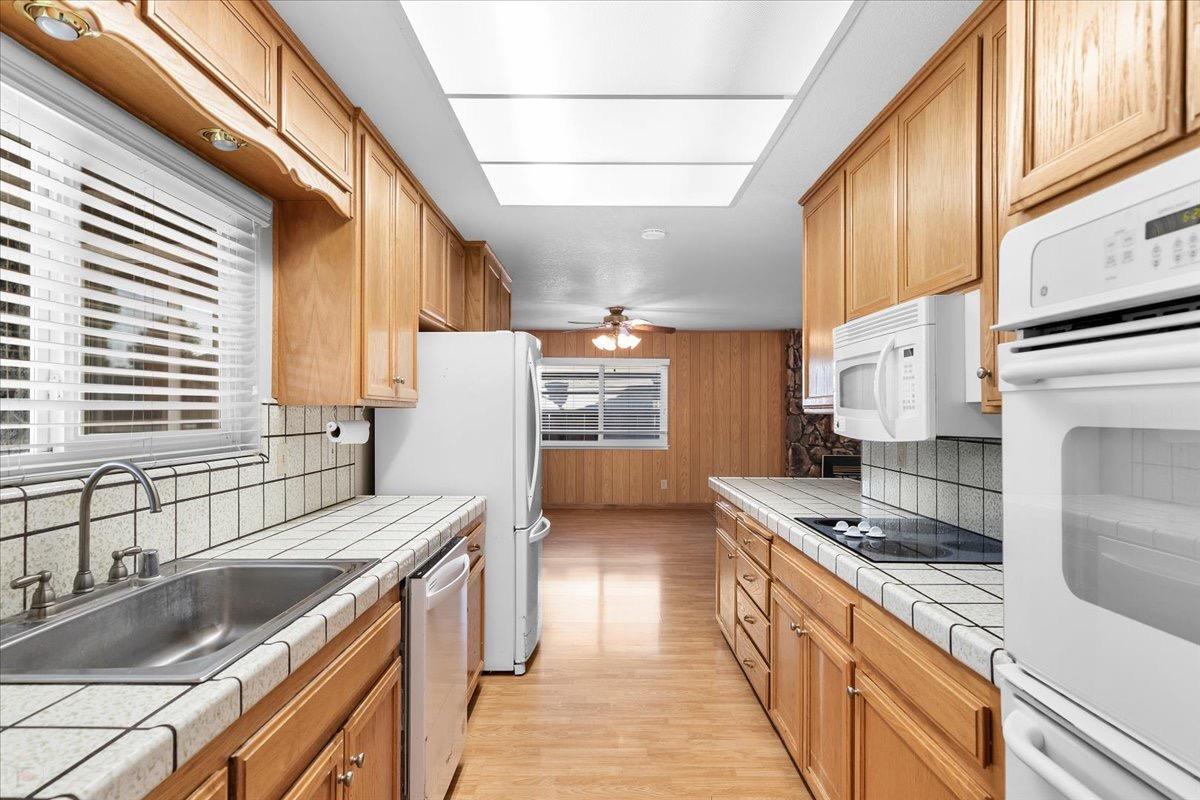Detail Gallery Image 10 of 51 For 2501 Continental Dr, Modesto,  CA 95355 - 3 Beds | 2 Baths