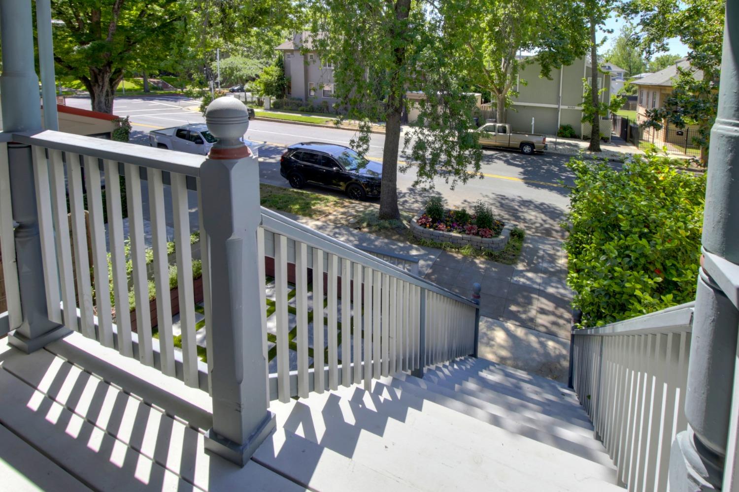Detail Gallery Image 10 of 59 For 2021 S St, Sacramento,  CA 95811 - – Beds | – Baths