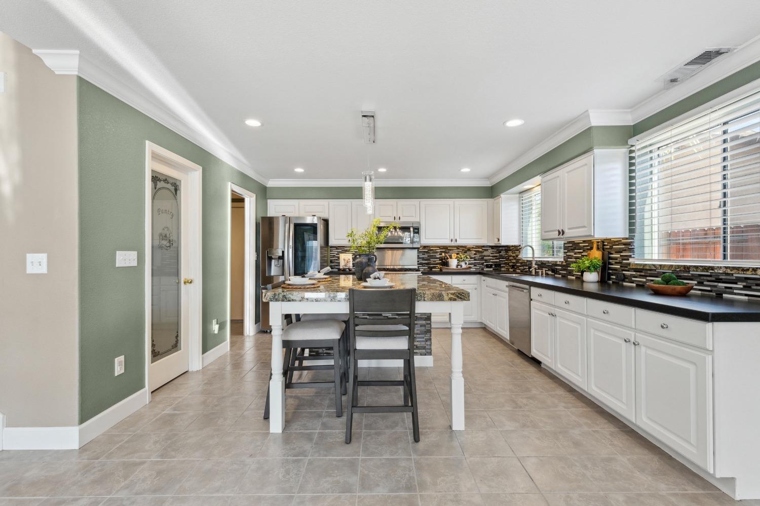 Detail Gallery Image 18 of 63 For 799 Ruess Rd, Ripon,  CA 95366 - 5 Beds | 3 Baths
