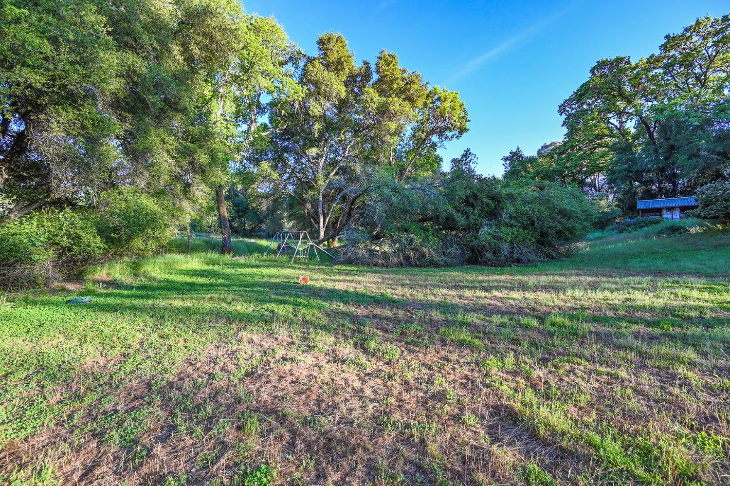 Detail Gallery Image 26 of 70 For 13930 Fiddletown Rd, Fiddletown,  CA 95629 - 3 Beds | 2/1 Baths