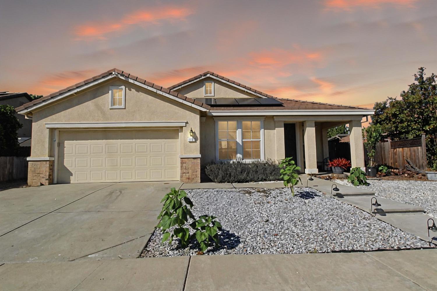 Detail Gallery Image 1 of 24 For 1193 Silver Spur Way, Plumas Lake,  CA 95961 - 4 Beds | 2 Baths