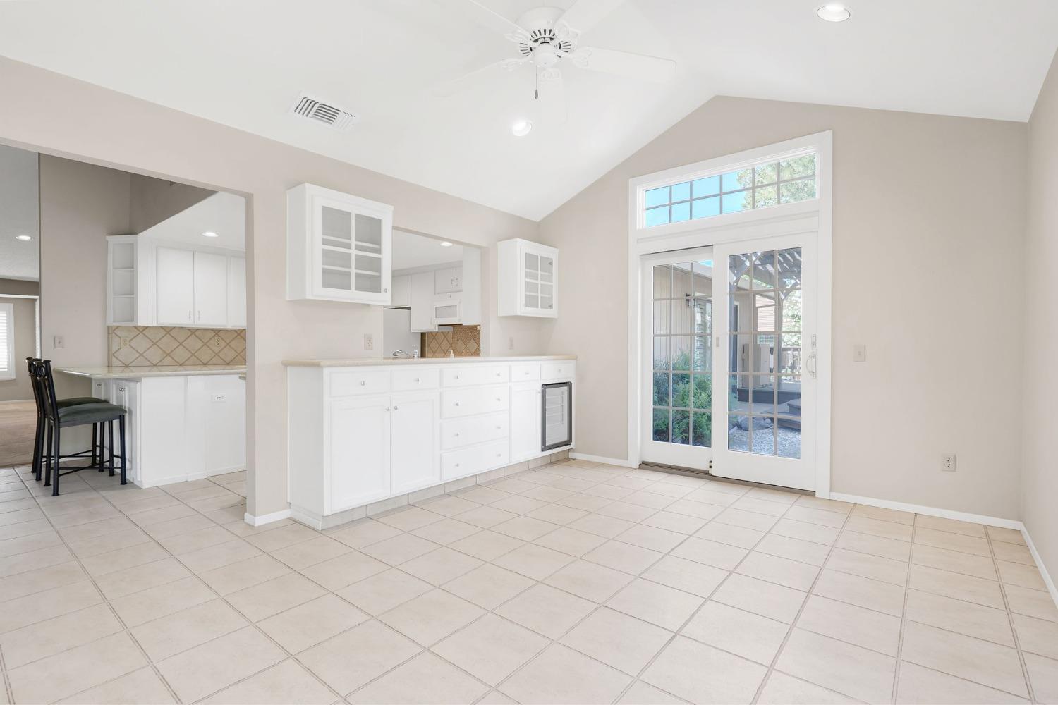 Detail Gallery Image 9 of 29 For 2120 Saint Ruben Ct, Carmichael,  CA 95608 - 3 Beds | 2 Baths