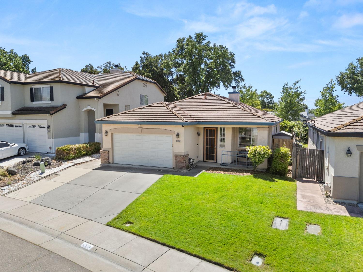 Detail Gallery Image 1 of 39 For 6504 Trailride Way, Citrus Heights,  CA 95621 - 3 Beds | 2 Baths