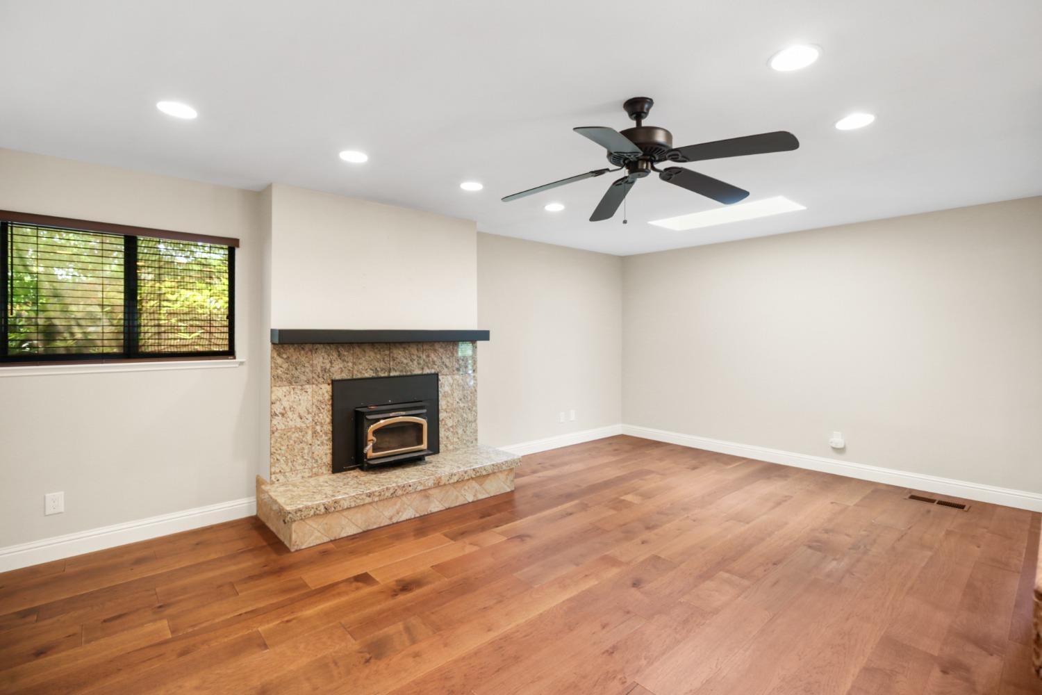 Detail Gallery Image 14 of 78 For 8401 Kroeger Ct, Fair Oaks,  CA 95628 - 4 Beds | 3 Baths