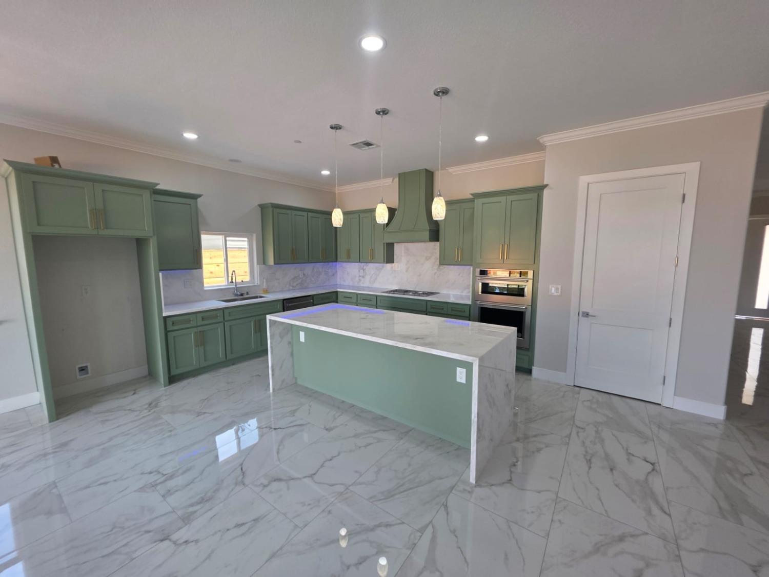 Detail Gallery Image 16 of 66 For 3213 Millbrook Ave, Modesto,  CA 95355 - 3 Beds | 4 Baths