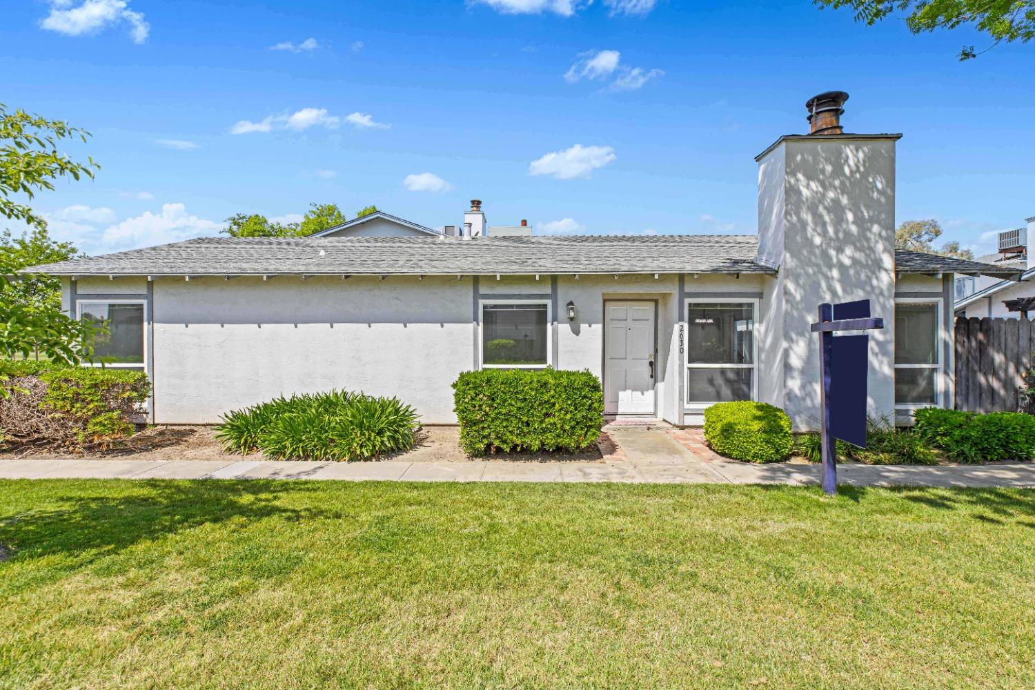 Detail Gallery Image 2 of 33 For 2630 Parkway, Ceres,  CA 95307 - 3 Beds | 2 Baths