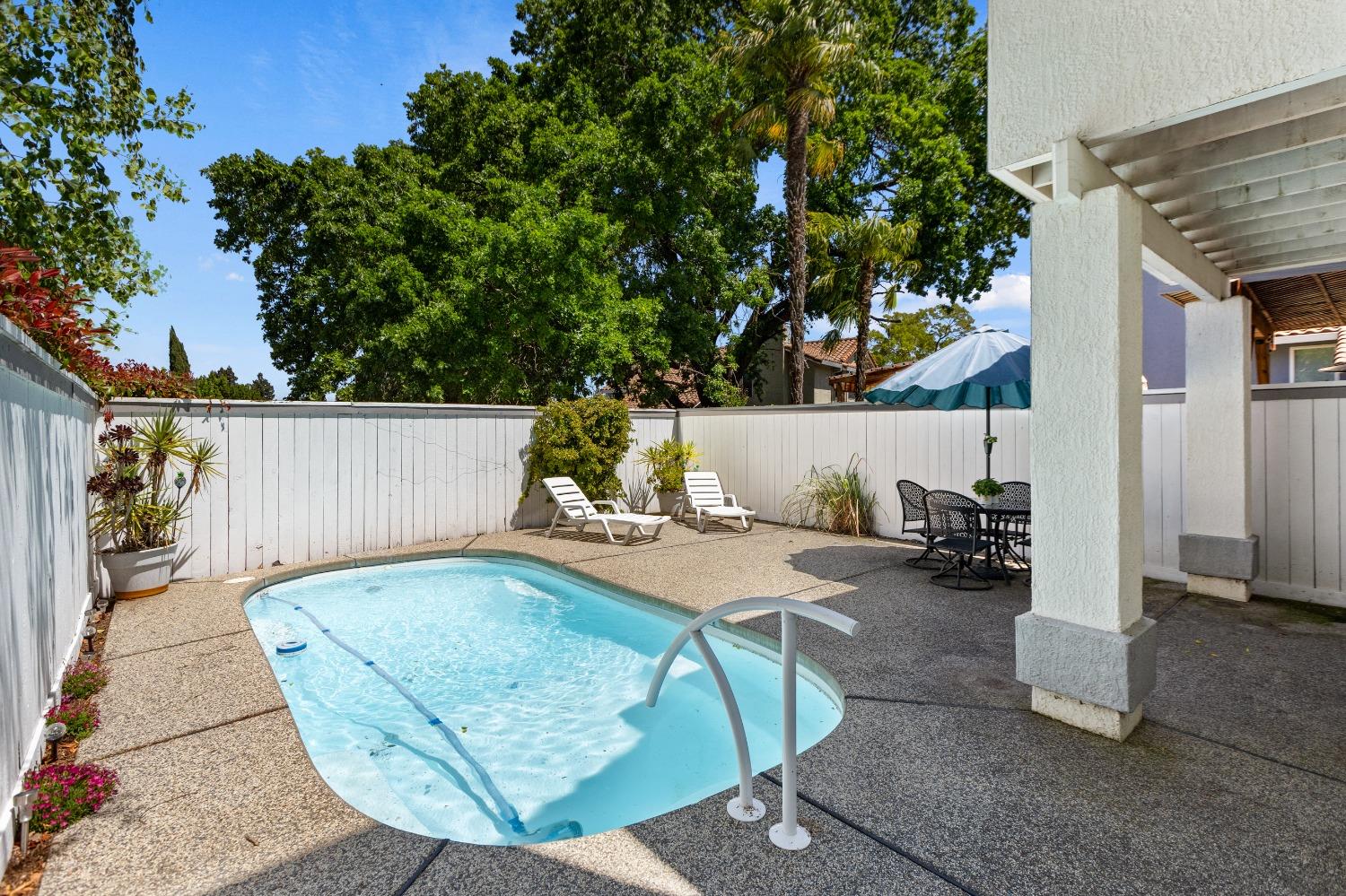 Detail Gallery Image 48 of 56 For 7805 River Village Dr, Sacramento,  CA 95831 - 3 Beds | 2/1 Baths