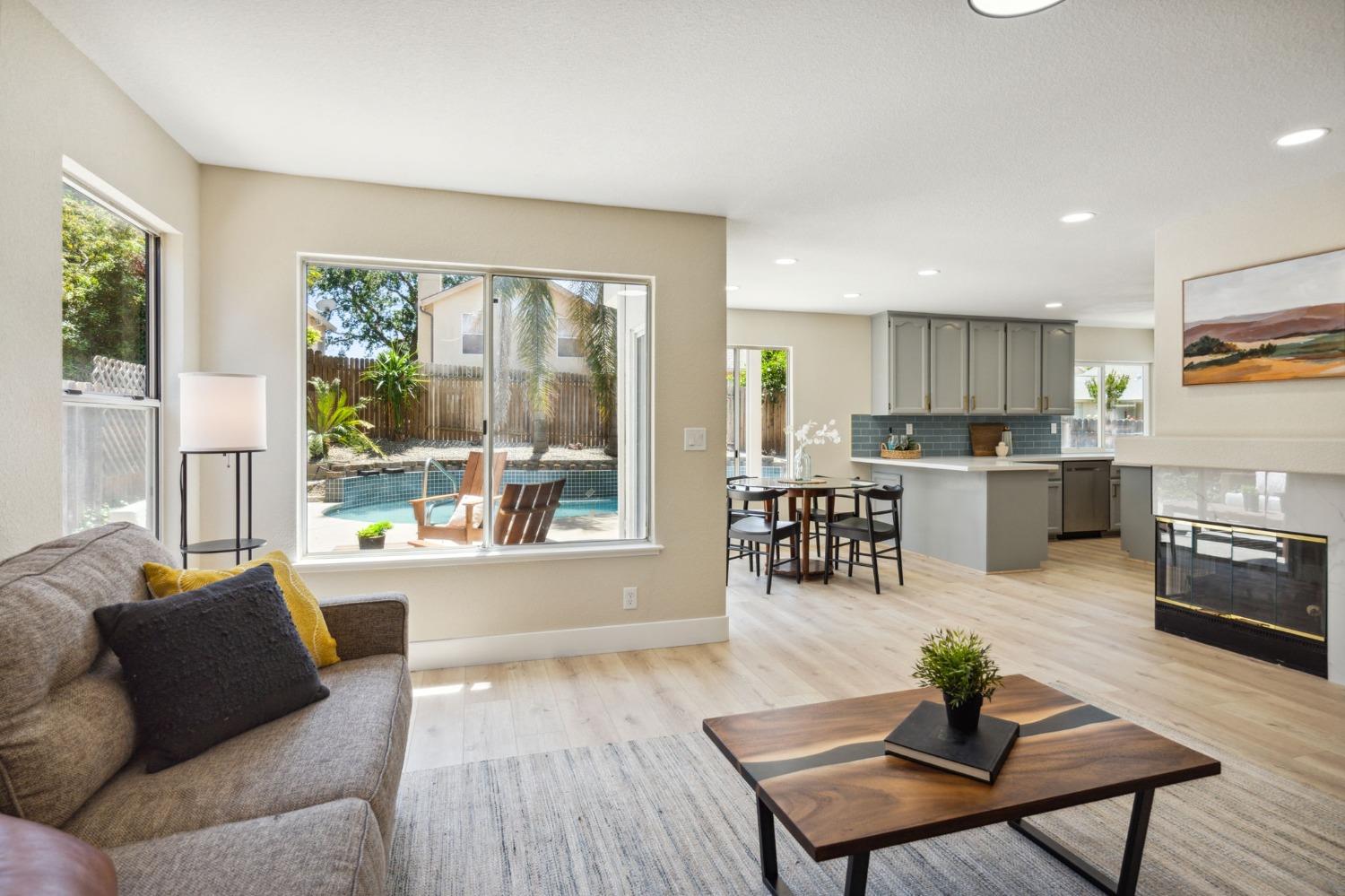 Detail Gallery Image 13 of 33 For 9200 Redwater Dr, Antelope,  CA 95843 - 4 Beds | 3 Baths