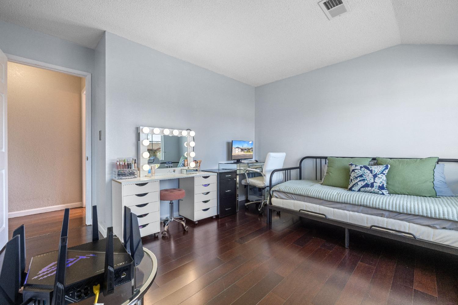 Detail Gallery Image 27 of 33 For 7795 Tamarack Dr, Dublin,  CA 94568 - 3 Beds | 2 Baths
