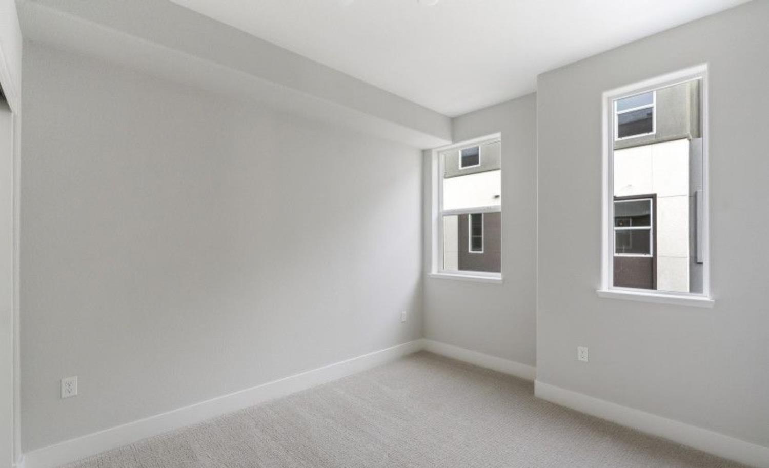 Detail Gallery Image 6 of 10 For 569 Yale Way, San Jose,  CA 95117 - 3 Beds | 3 Baths