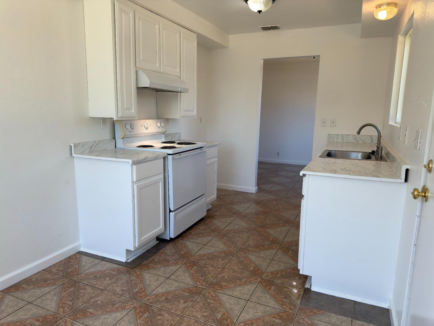 Detail Gallery Image 7 of 15 For 316 Yampa Cir, Sacramento,  CA 95838 - 3 Beds | 1 Baths