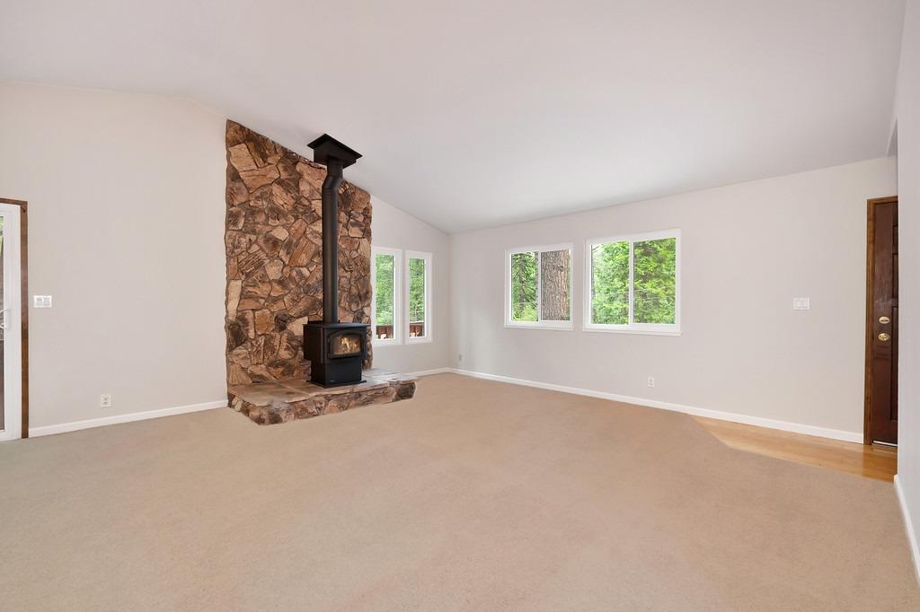 Fawn Drive, Pollock Pines, California image 12