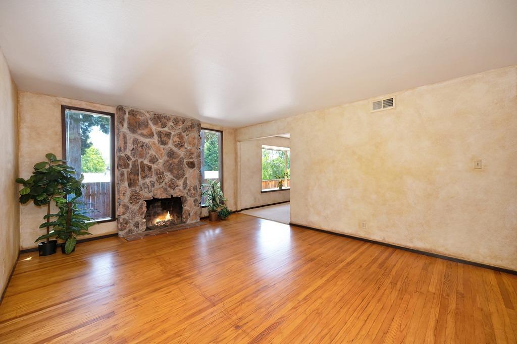 Detail Gallery Image 15 of 38 For 8005 Livorna Way, Fair Oaks,  CA 95628 - 4 Beds | 2 Baths