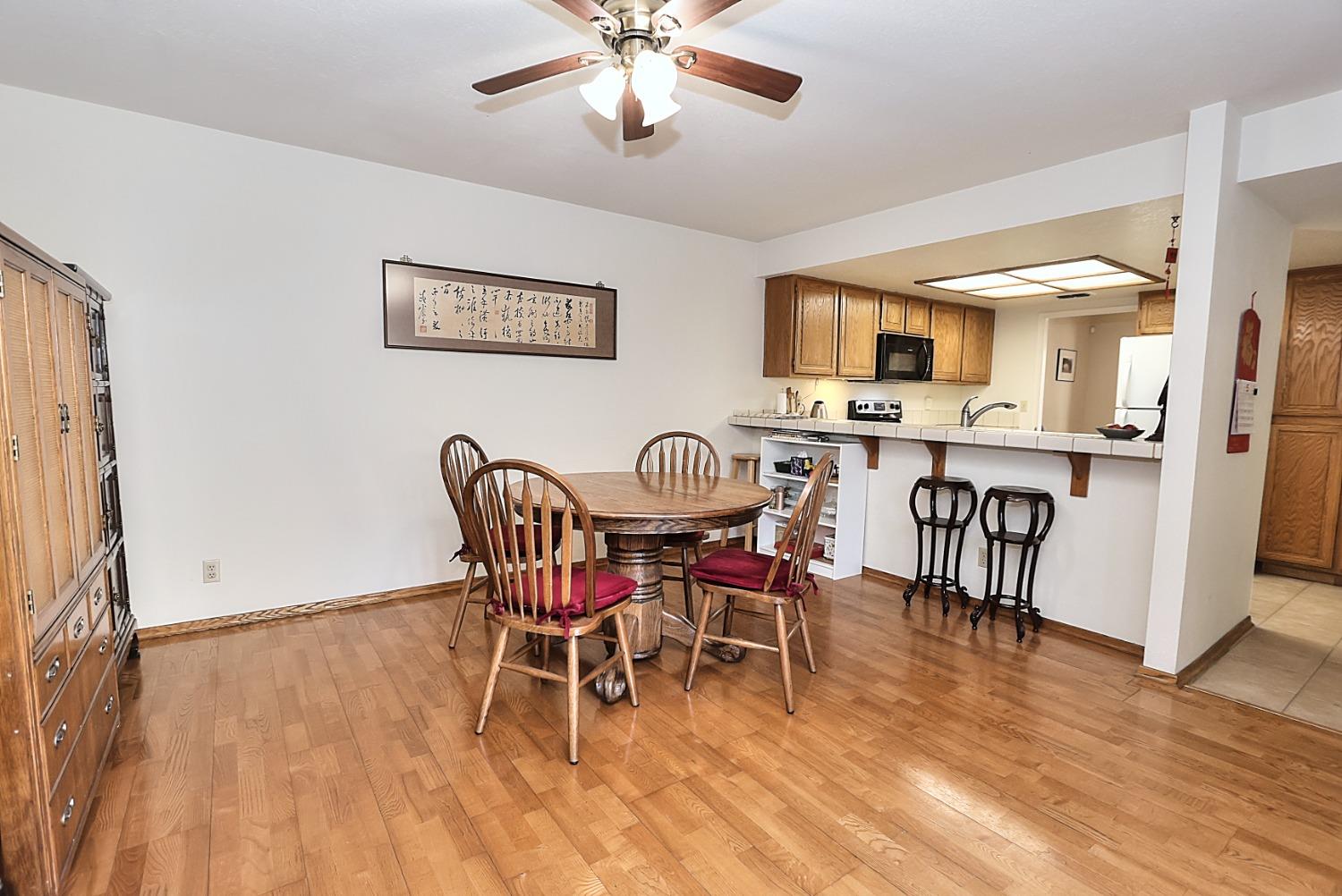 Detail Gallery Image 11 of 69 For 1982 University Park Dr, Sacramento,  CA 95825 - 3 Beds | 2/1 Baths