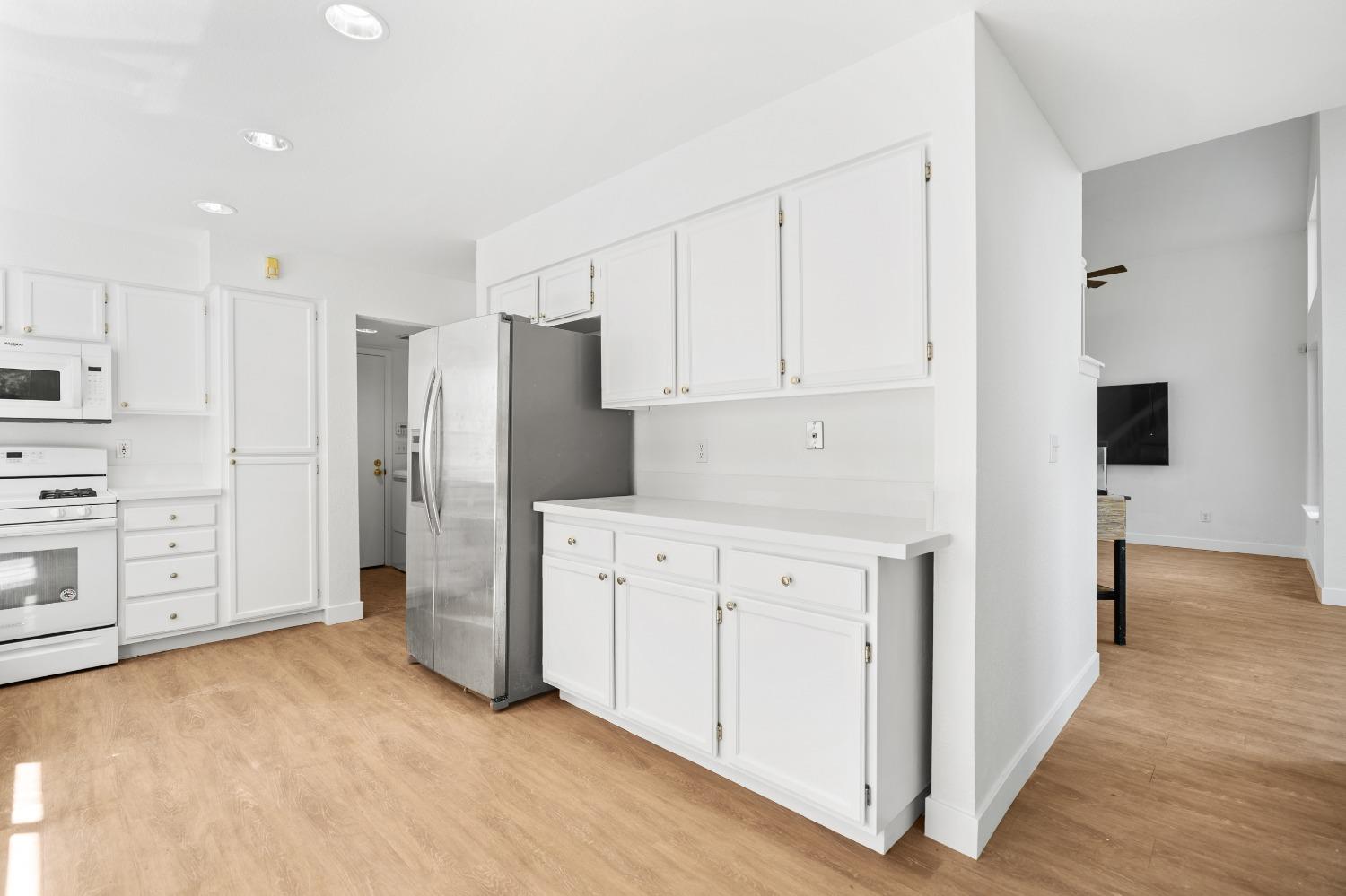 Detail Gallery Image 20 of 50 For 9557 W Village Tree Dr, Elk Grove,  CA 95758 - 3 Beds | 2/1 Baths