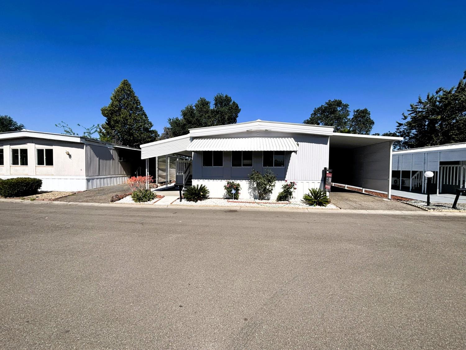 Detail Gallery Image 1 of 33 For 10780 N N Hwy  99 6, Morada,  CA 95212 - 2 Beds | 2 Baths