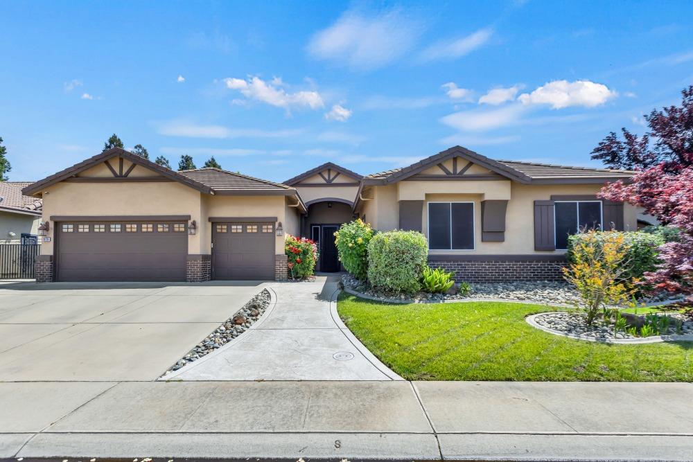Detail Gallery Image 2 of 66 For 929 Jordine Way, Galt,  CA 95632 - 5 Beds | 2/1 Baths