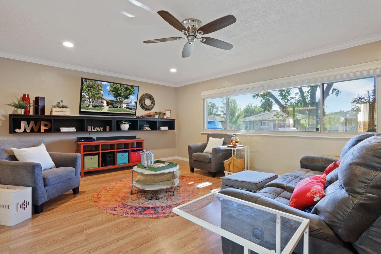 Detail Gallery Image 6 of 53 For 540 S Rose St, Lodi,  CA 95240 - 3 Beds | 2 Baths