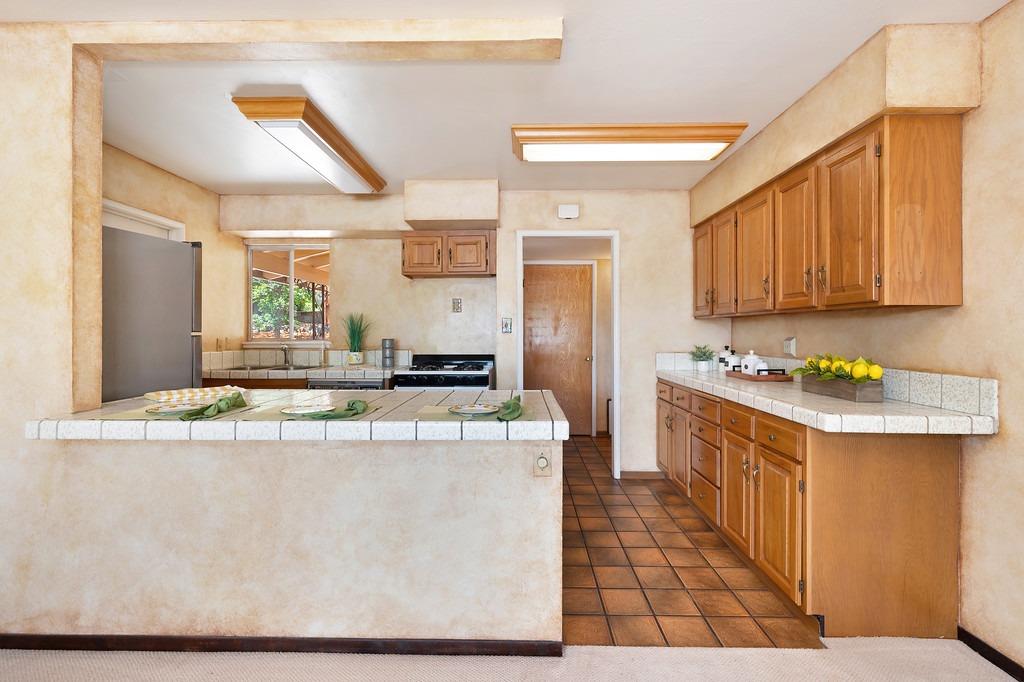 Detail Gallery Image 5 of 38 For 8005 Livorna Way, Fair Oaks,  CA 95628 - 4 Beds | 2 Baths