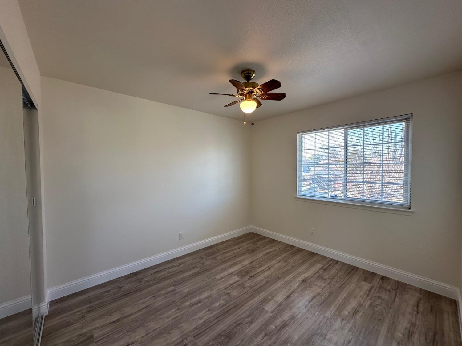 Detail Gallery Image 14 of 29 For 4700 Ravenstone Way, Sacramento,  CA 95842 - 4 Beds | 2/1 Baths