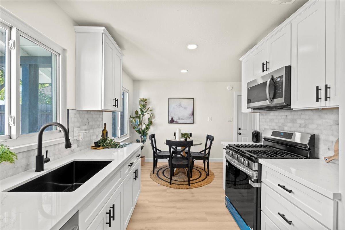 Detail Gallery Image 8 of 21 For 453 Arcade Blvd, Sacramento,  CA 95815 - 4 Beds | 2 Baths