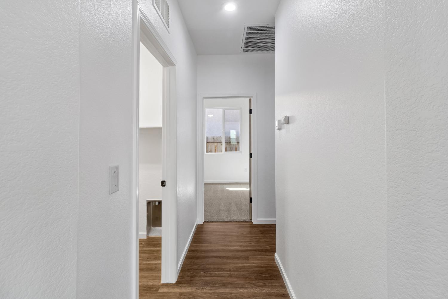 Detail Gallery Image 2 of 23 For 405 Denise Dr, Merced,  CA 95341 - 4 Beds | 2 Baths