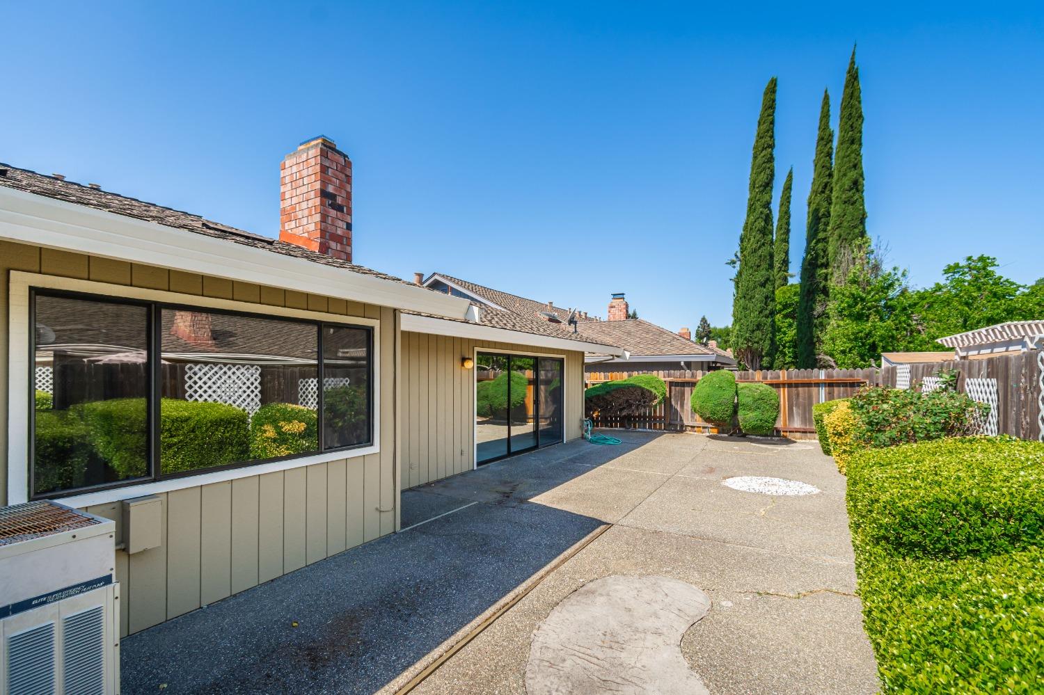 Detail Gallery Image 27 of 31 For 1207 Cedar Tree Way, Sacramento,  CA 95831 - 2 Beds | 2 Baths
