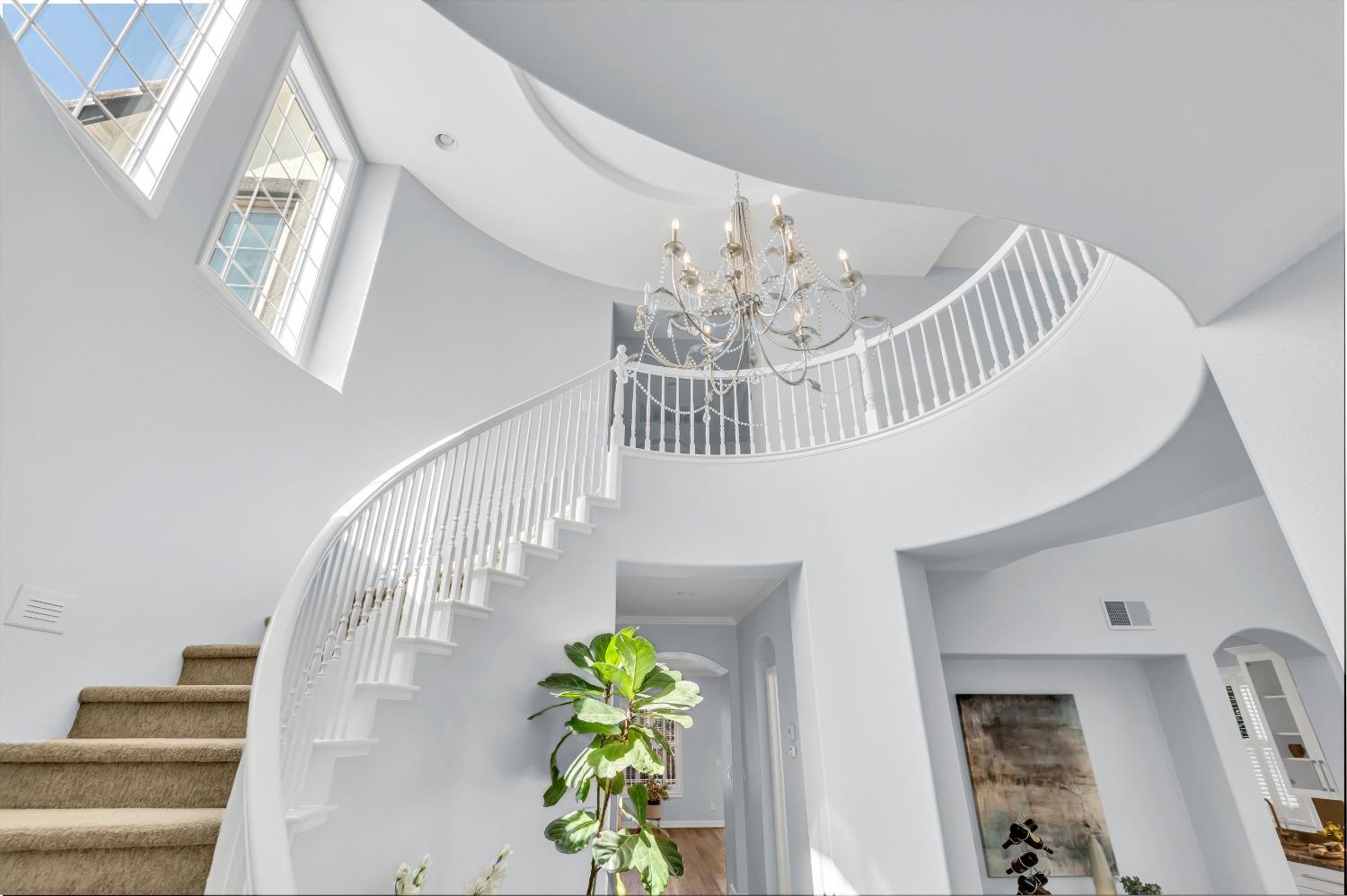 Detail Gallery Image 8 of 94 For 6600 Caprezzo Way, Elk Grove,  CA 95757 - 5 Beds | 4/1 Baths