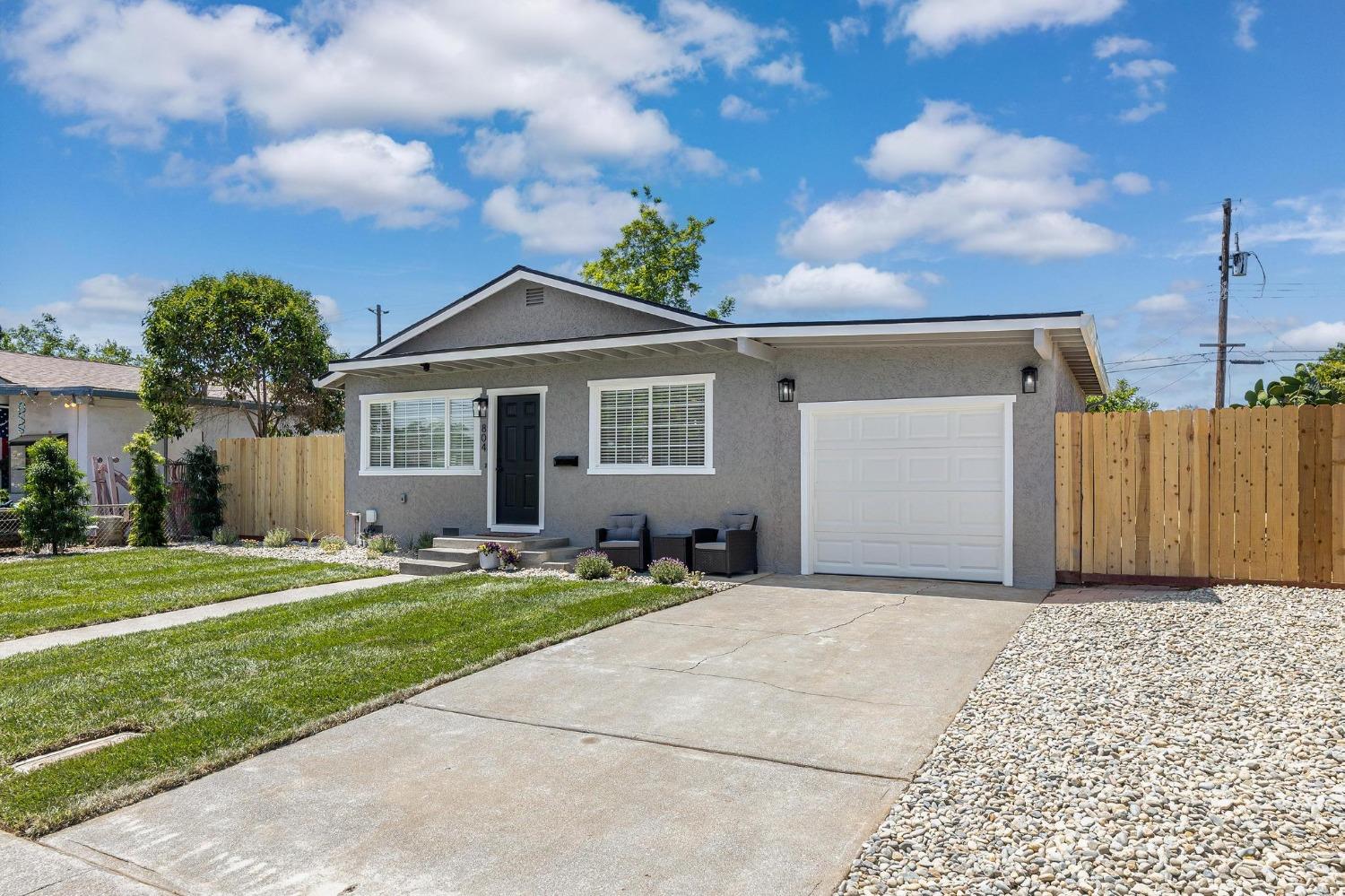Detail Gallery Image 2 of 30 For 804 Jackson St, Winters,  CA 95694 - 4 Beds | 2 Baths