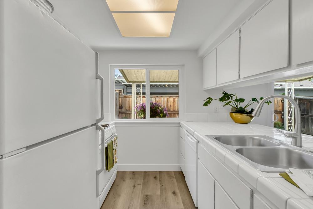 Detail Gallery Image 20 of 57 For 4020 Knoll Top Ct, Carmichael,  CA 95608 - 3 Beds | 1/1 Baths