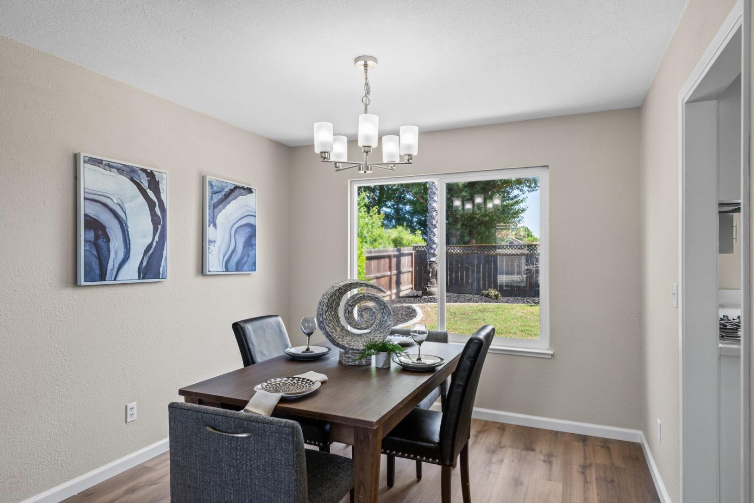 Detail Gallery Image 13 of 49 For 1340 Renown Dr, Tracy,  CA 95376 - 4 Beds | 2/1 Baths
