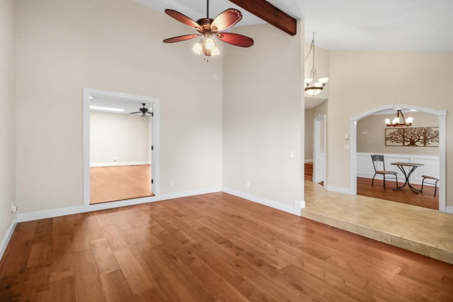 Detail Gallery Image 8 of 78 For 8401 Kroeger Ct, Fair Oaks,  CA 95628 - 4 Beds | 3 Baths