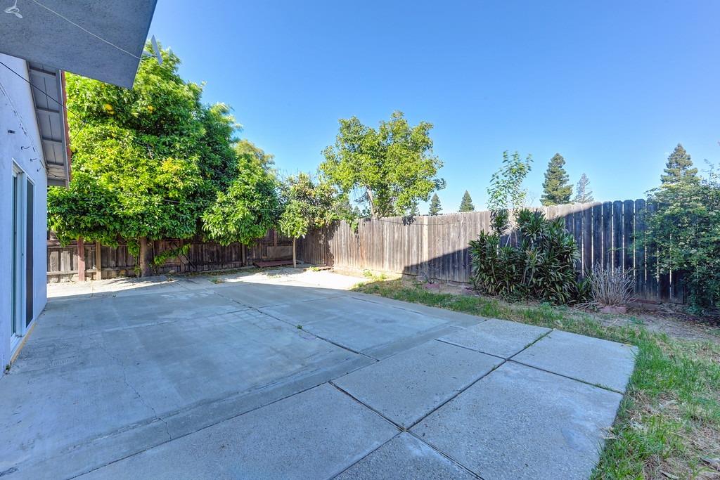 Detail Gallery Image 55 of 59 For 7415 Patero Cir, Sacramento,  CA 95823 - 5 Beds | 3 Baths