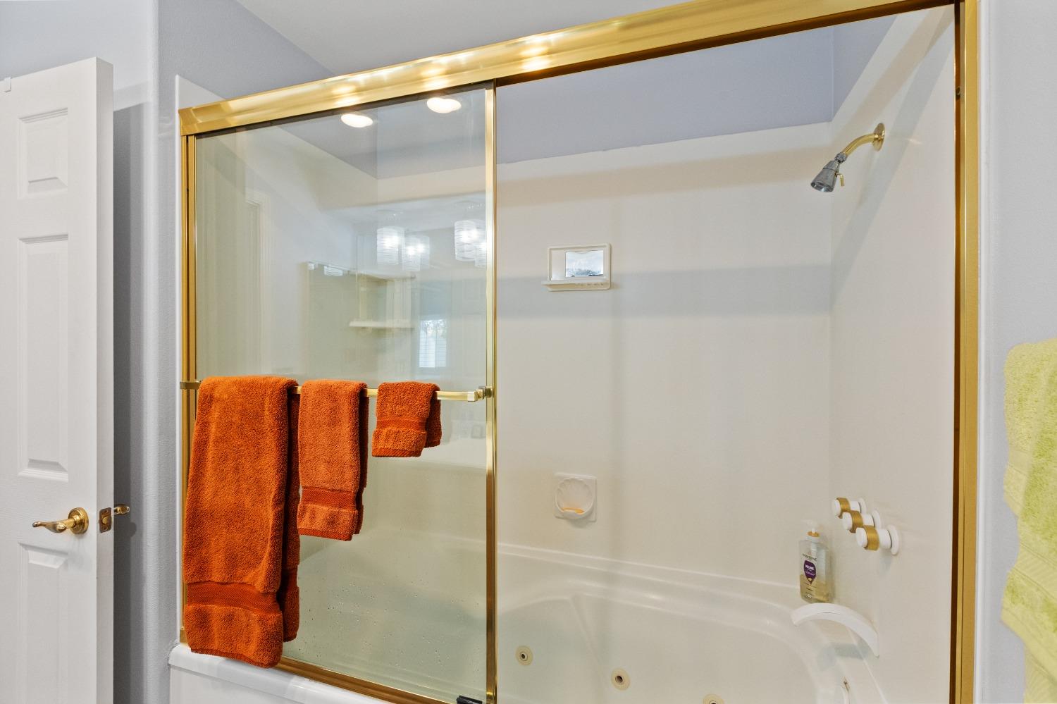 Detail Gallery Image 33 of 56 For 7805 River Village Dr, Sacramento,  CA 95831 - 3 Beds | 2/1 Baths